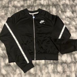 Nike air women’s long sleeve zip up